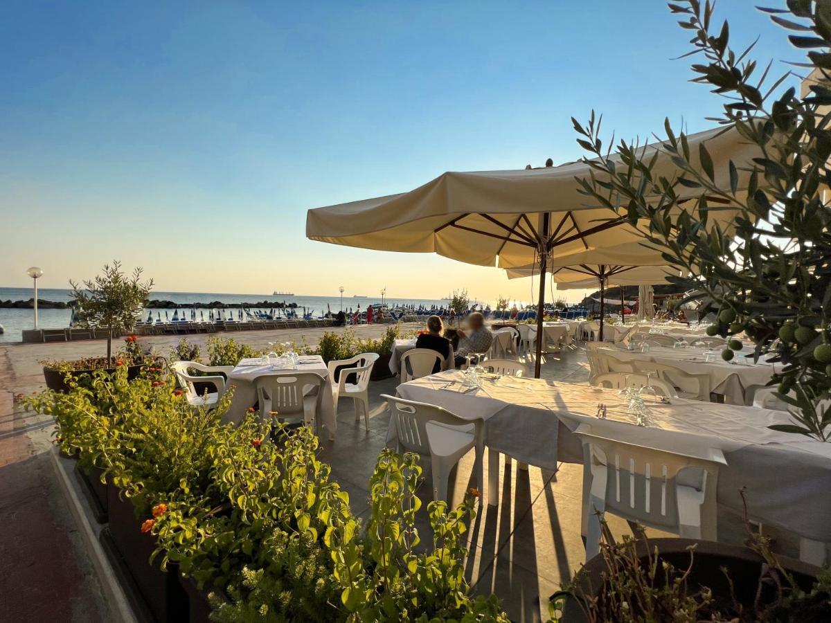 Hotel Rex Livorno Esterno foto