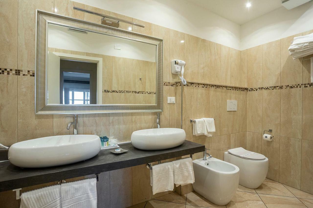 Hotel Rex Livorno Esterno foto